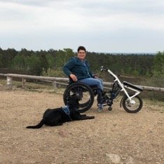 Mit Assistenzhund Pelle auf den Berg