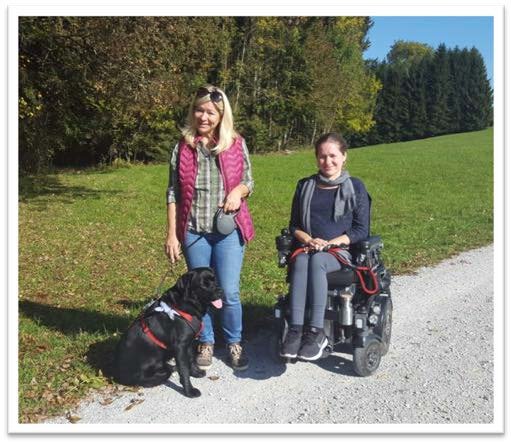 Mate zu Besuch bei der Familie wo sie aufgezogen wurde